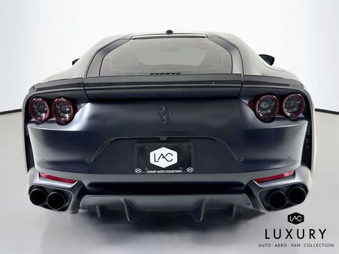 Used 2020 Ferrari 812 Superfast RWD image 7
