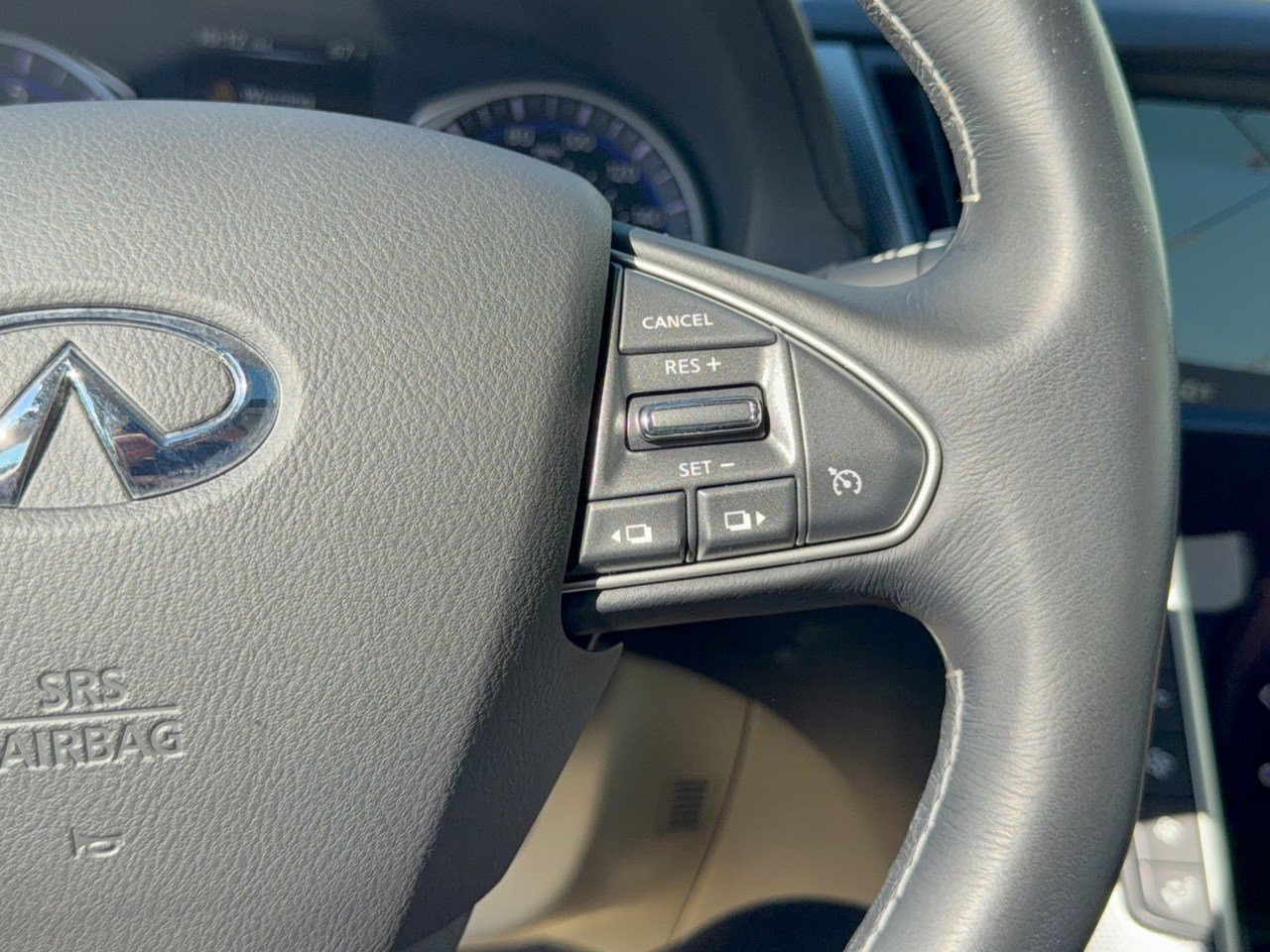 Used 2014 INFINITI Q50 Premium w/ Navigation Package RWD image 19
