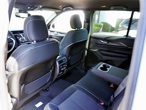 New 2024 Jeep Grand Cherokee Laredo AWD/4WD image 20