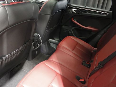 New 2026 Porsche Macan AWD/4WD image 39