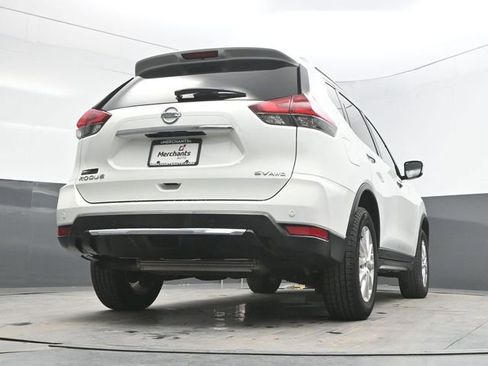 Used 2019 Nissan Rogue SV AWD/4WD image 40