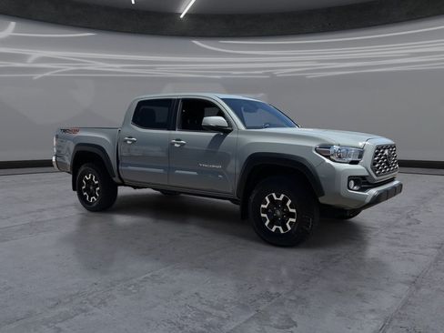Used 2022 Toyota Tacoma TRD Off-Road AWD/4WD image 2