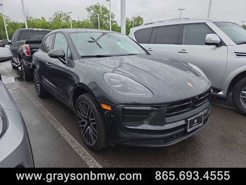 Used 2024 Porsche Macan AWD/4WD image 1