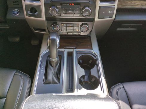 Used 2019 Ford F150 Lariat RWD image 14
