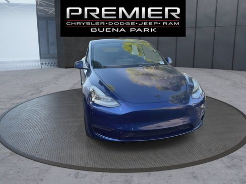 Used 2021 Tesla Model Y Long Range AWD/4WD image 2