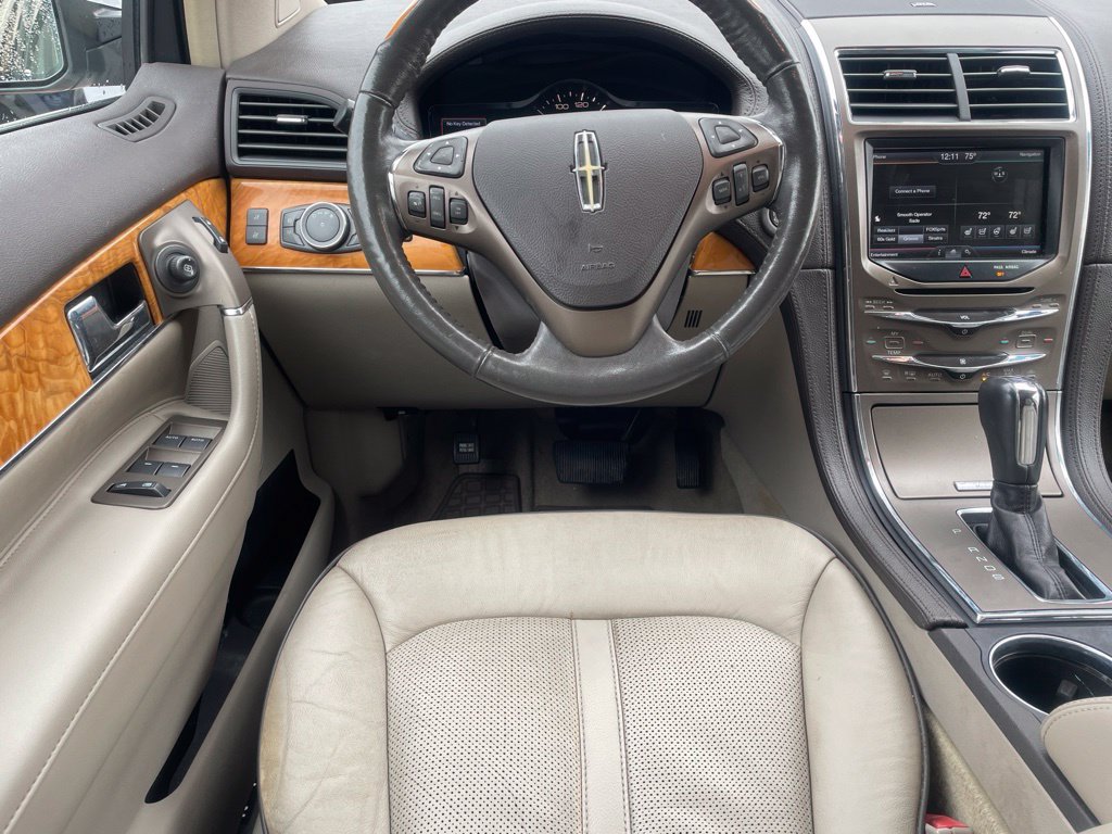 Used 2015 Lincoln MKX FWD w/ Equipment Group 102A image 20