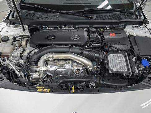 Used 2025 Mercedes-Benz CLA 250 4MATIC image 11