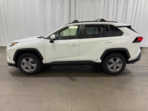 Certified 2024 Toyota RAV4 LE AWD/4WD image 7