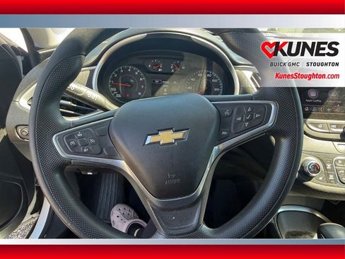Used 2022 Chevrolet Malibu LT FWD image 24