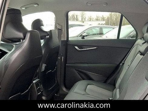 New 2025 Kia Niro EX image 8