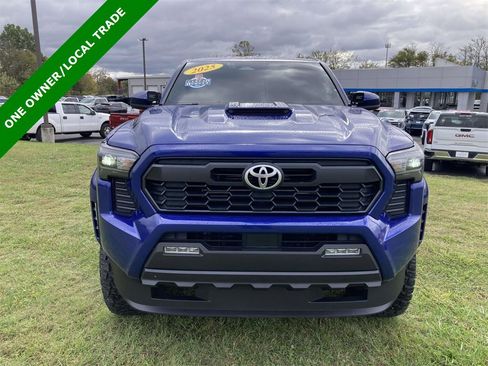Used 2025 Toyota Tacoma TRD Sport image 9