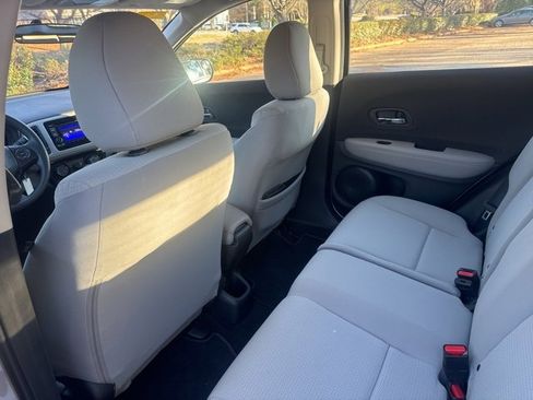 Used 2022 Honda HR-V LX image 21