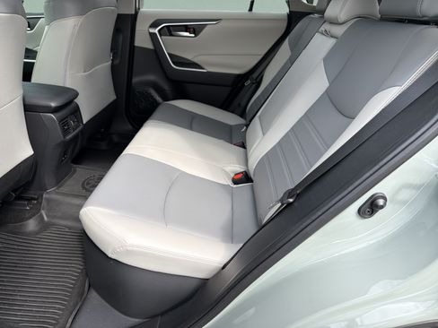 Used 2022 Toyota RAV4 XLE Premium AWD/4WD image 23