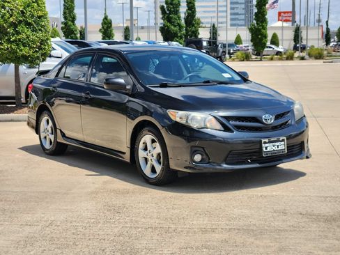 Used 2013 Toyota Corolla S FWD image 3