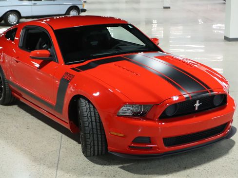 Used 2013 Ford Mustang Boss 302 w/ Boss 302 Accessory Pkg image 21