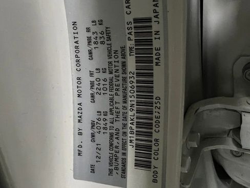 Used 2022 MAZDA MAZDA3 s image 38