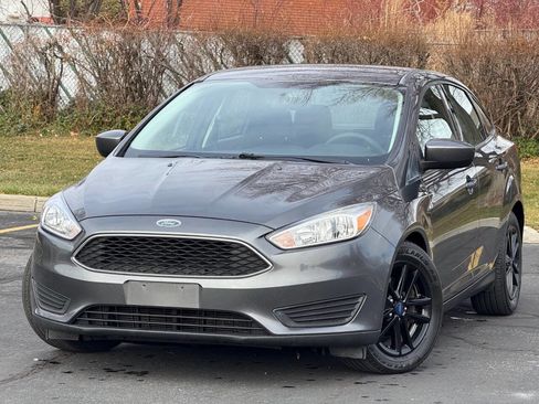 Used 2018 Ford Focus SE image 1