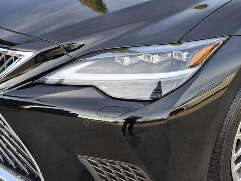 Used 2024 Lexus LS 500 image 9