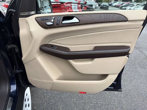 Used 2017 Mercedes-Benz GLS 450 4MATIC w/ Premium Package image 23