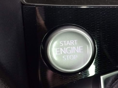 New 2026 Volkswagen Taos SE image 31