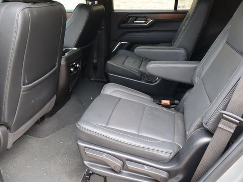 Used 2025 GMC Yukon Denali w/ Sun & Power Step Package RWD image 6