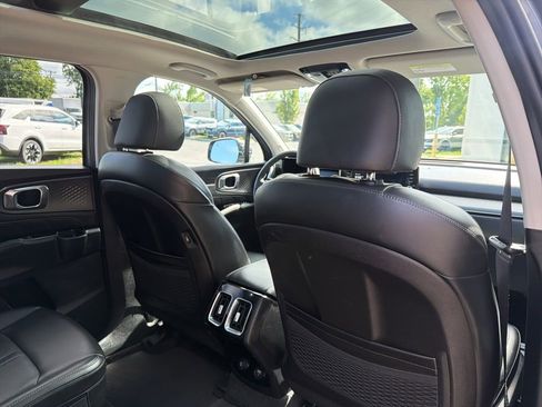 Certified 2023 Kia Sorento SX AWD/4WD image 14