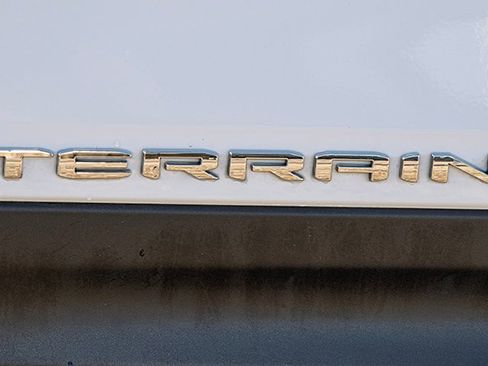 Used 2024 GMC Terrain SLE image 17