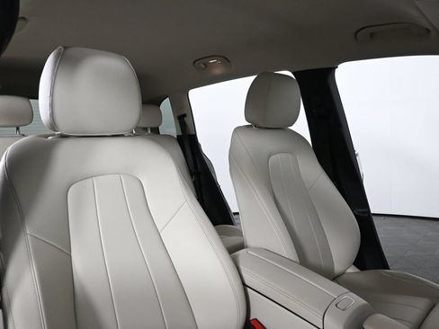 Certified 2020 Mercedes-Benz GLB 250 image 21