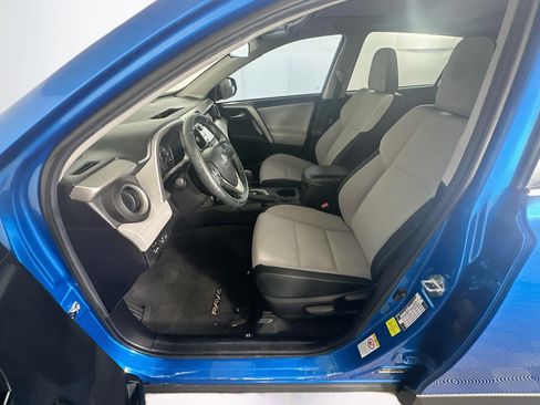 Used 2018 Toyota RAV4 XLE FWD image 13