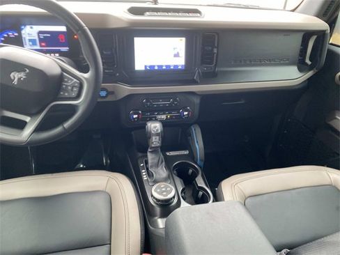 Used 2023 Ford Bronco Wildtrak image 15