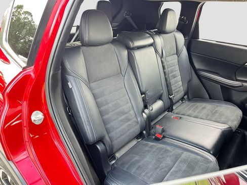 Used 2024 Mitsubishi Outlander SE Black Edition AWD/4WD image 27