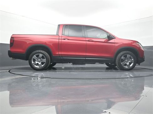 Used 2025 Honda Ridgeline TrailSport image 12