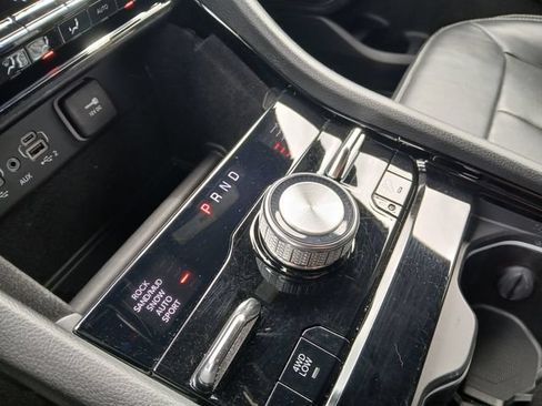 Used 2022 Jeep Grand Cherokee Overland AWD/4WD image 25