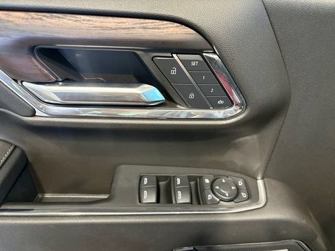 Used 2024 GMC Sierra 1500 SLT w/ SLT Premium Plus Package AWD/4WD image 16