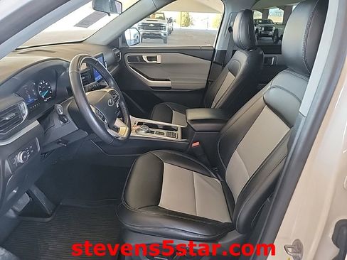 Used 2022 Ford Explorer XLT w/ Equipment Group 202A image 2