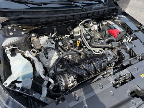 Used 2024 Nissan Altima 2.5 SV image 31