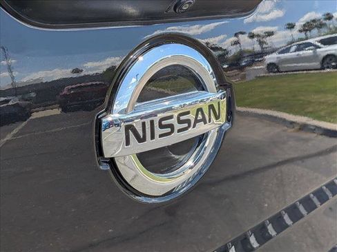 Used 2017 Nissan Titan SL RWD image 30
