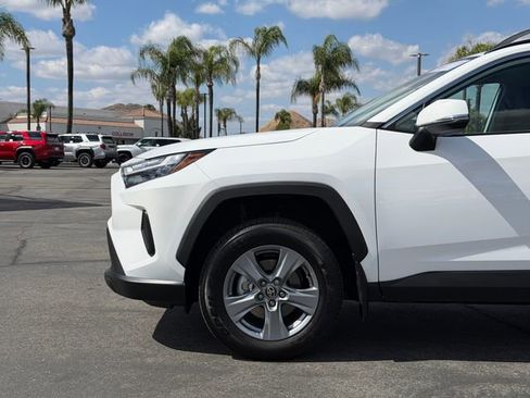 Used 2025 Toyota RAV4 XLE FWD image 23