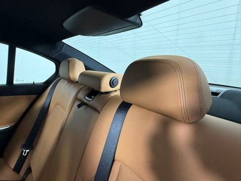 Used 2026 BMW 330i Sedan image 21