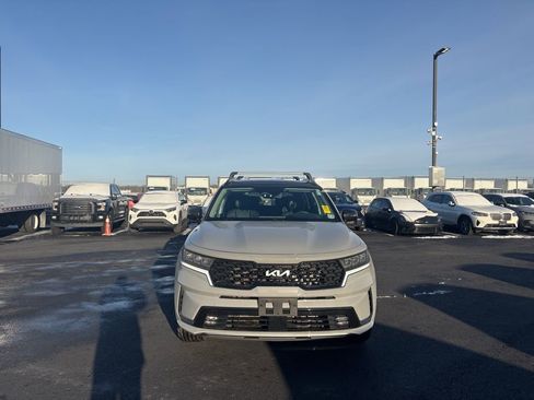 Certified 2022 Kia Sorento SX image 8