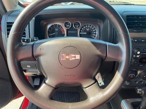 Used 2006 HUMMER H3 image 25