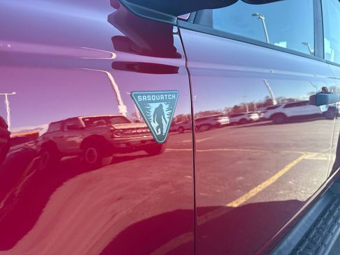 Used 2025 Ford Bronco 4-Door w/ Sasquatch Package image 13