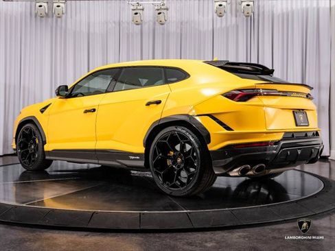 Used 2024 Lamborghini Urus Performante AWD/4WD image 14