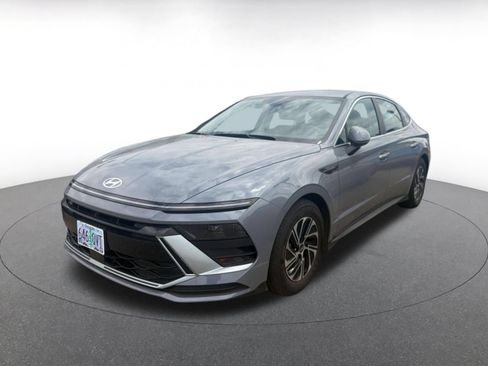 Used 2026 Hyundai Sonata Blue FWD image 3