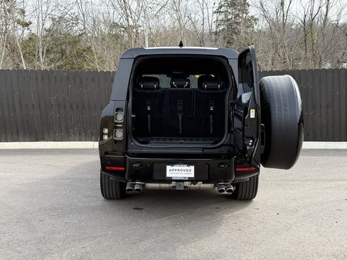 Certified 2024 Land Rover Defender 130 V8 image 5