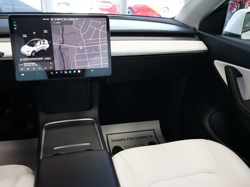 Used 2021 Tesla Model Y Long Range AWD/4WD image 10