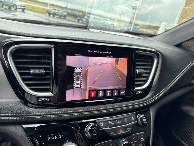 Used 2022 Chrysler Pacifica Limited w/ Uconnect Theater Family Group FWD image 26