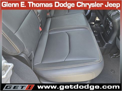 Used 2024 Jeep Wrangler Unlimited Sahara w/ Technology Group AWD/4WD image 31