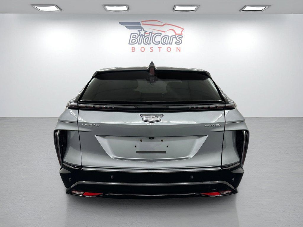 Used 2024 Cadillac Lyriq Luxury AWD/4WD image 5