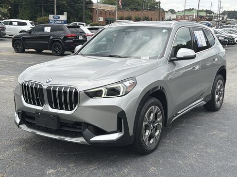 Used 2024 BMW X1 xDrive28i AWD/4WD image 3